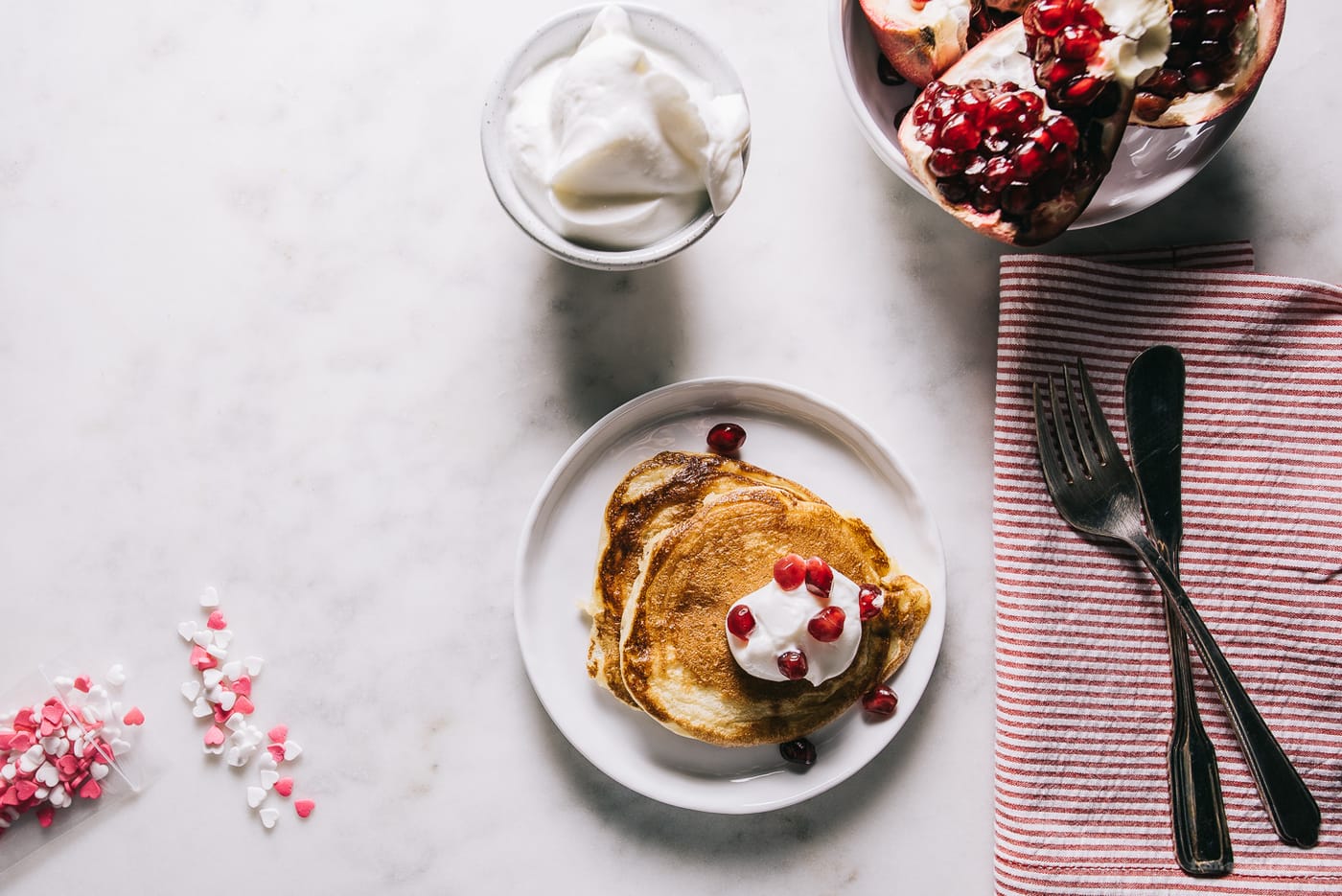 Pankakes me kos dhe shege