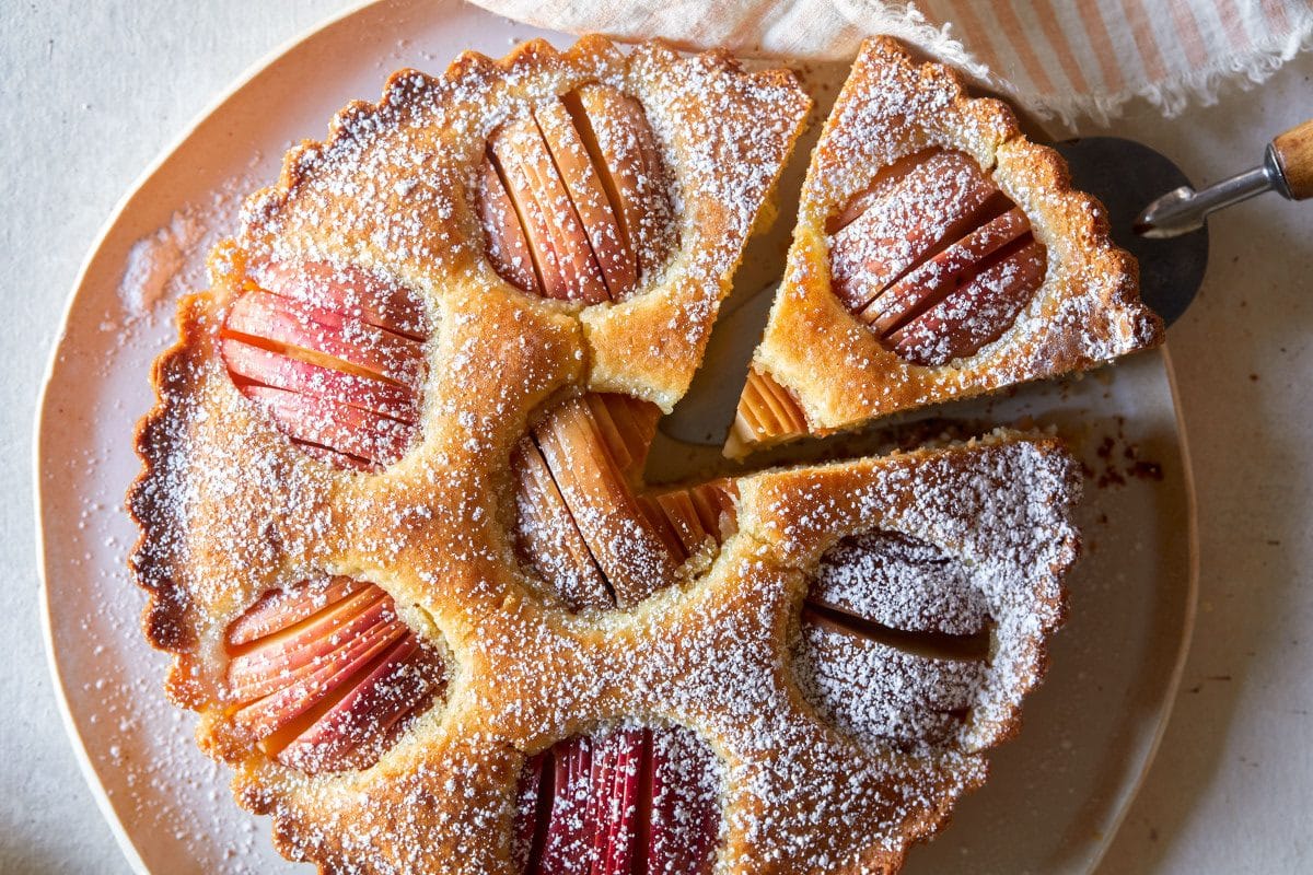 Tortë fshati me mollë